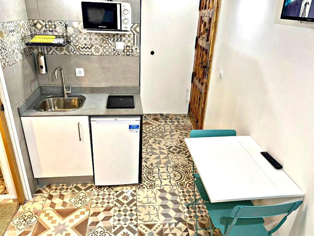 Estudio Nuevo! Al Lado Del Metro L1 L4 L5