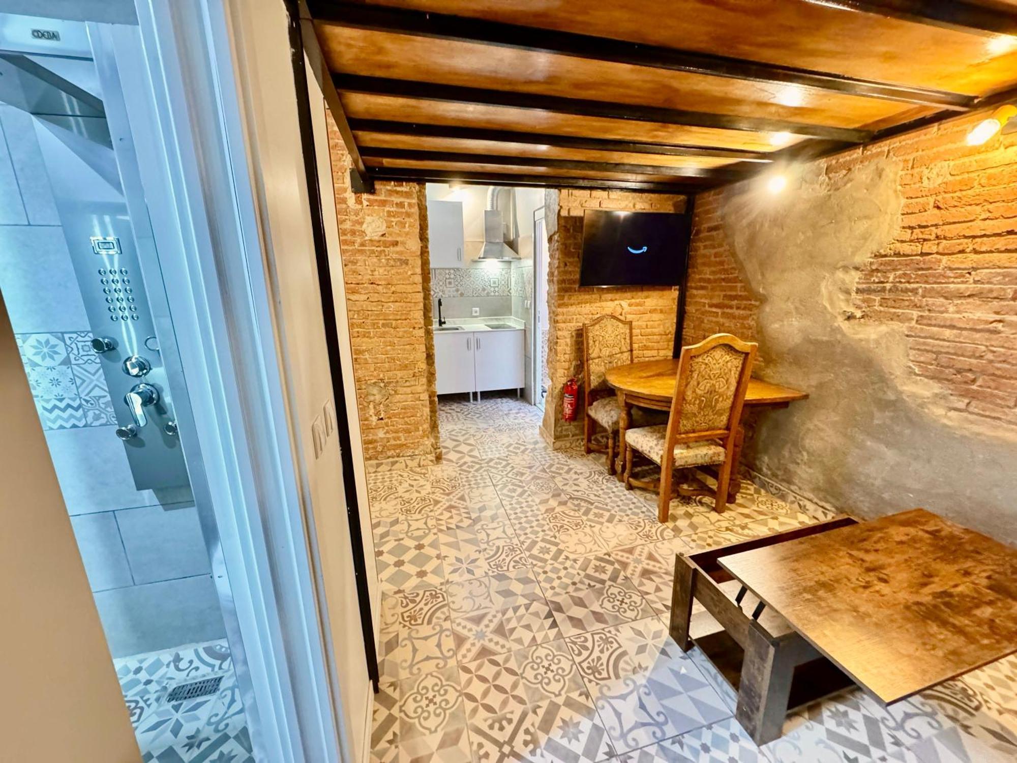 Estudio Nuevo! Al Lado Del Metro L1 L4 L5 Apartment