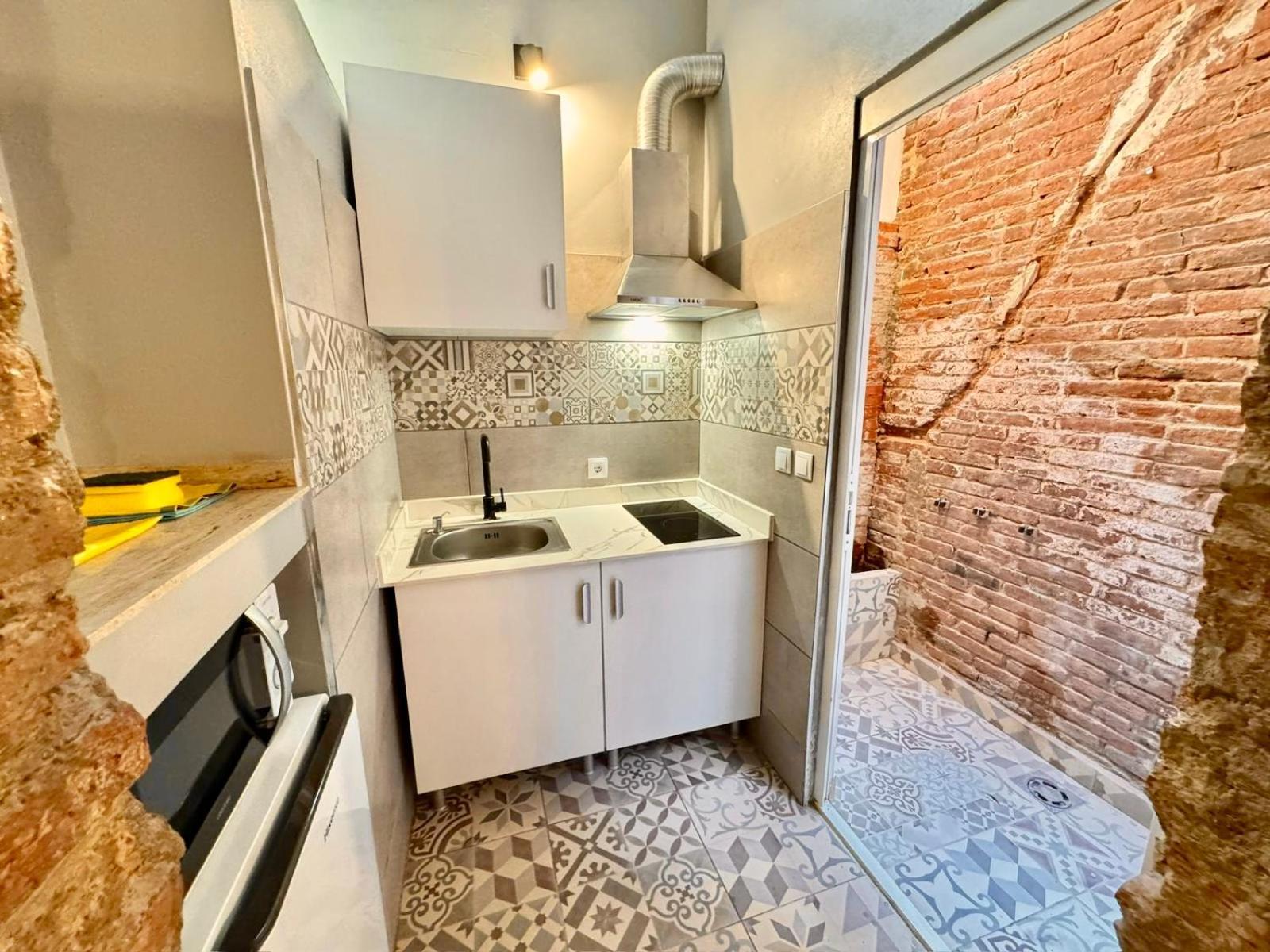 Apartment Estudio Nuevo! Al Lado Del Metro L1 L4 L5